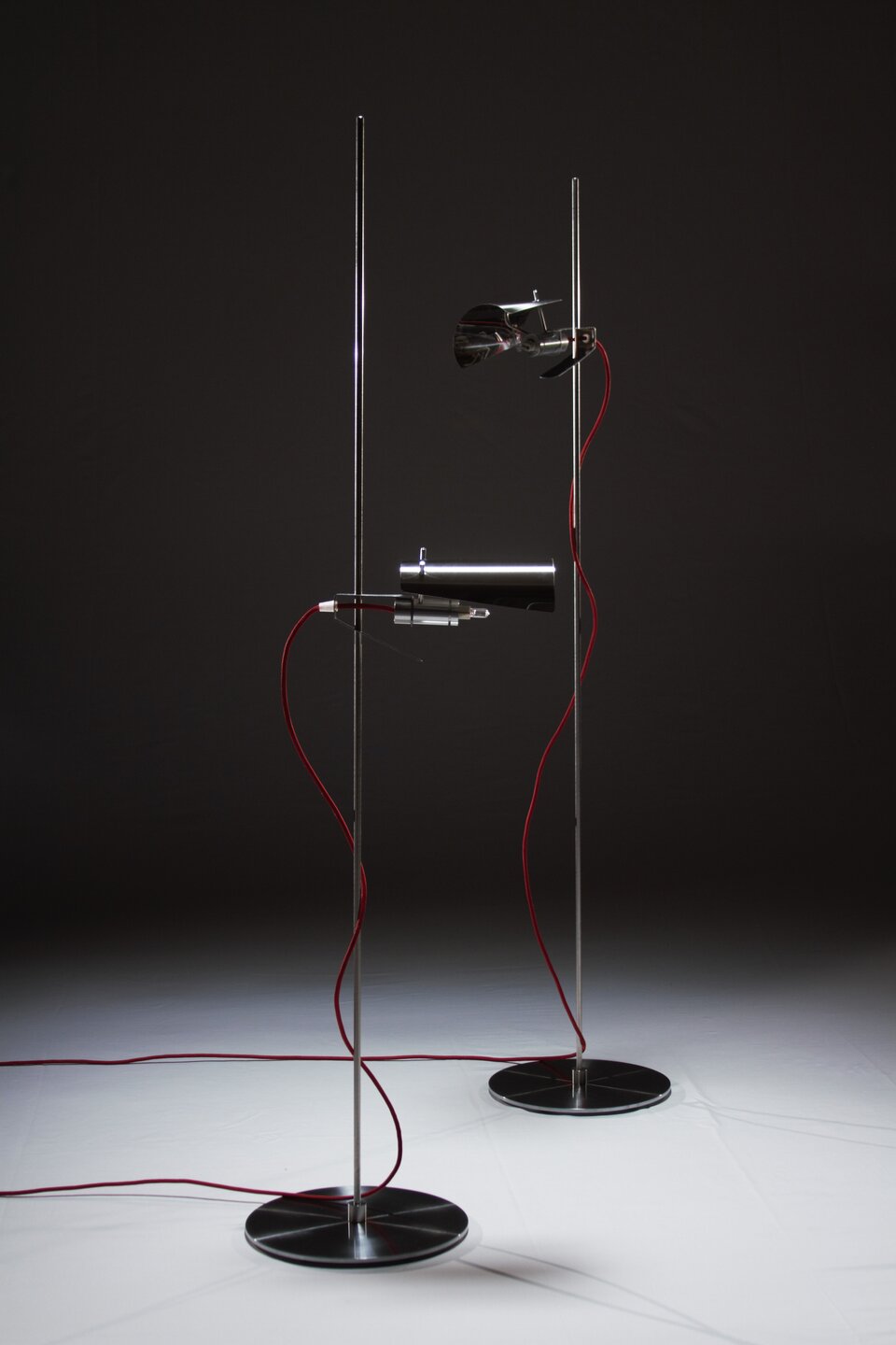 Audio equipment, Microphone stand, Electronic device, Technology, Electrical cable, Gadget, Wire, Still life photography, Cylinder