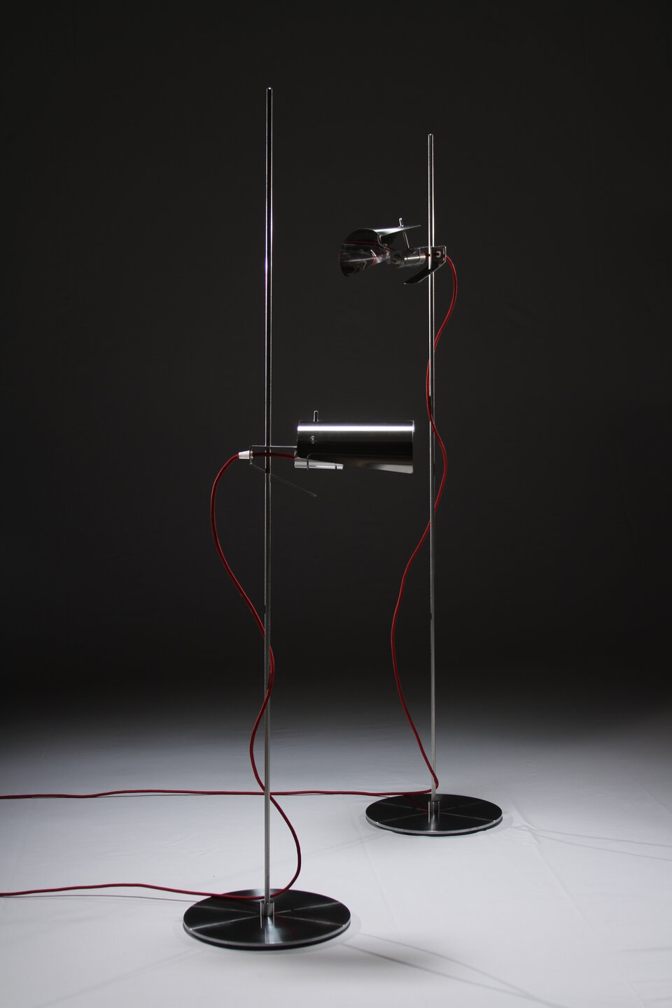 Audio equipment, Microphone stand, Technology, Electrical cable, Cylinder, Wire, Still life photography, Pipe, Gadget