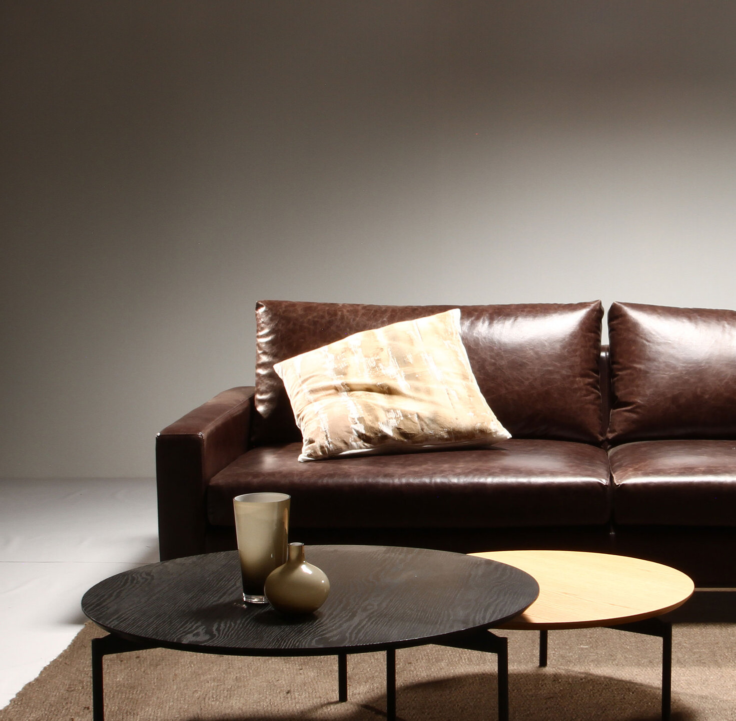 Furniture, Table, Flower bouquet, Coffee table, Flower Arranging, Hardwood, Living room, Floristry, Natural material, Cut flowers