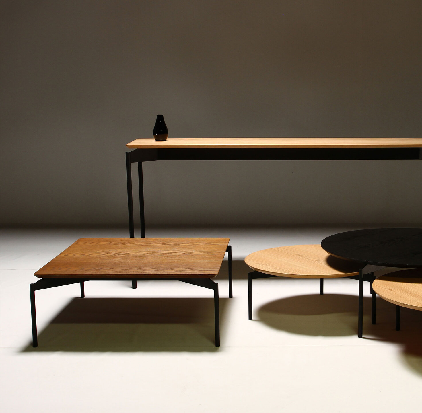 Table, Furniture, Wood stain, Hardwood, Outdoor Table, Plywood, Plank, Coffee table, Desk, Varnish