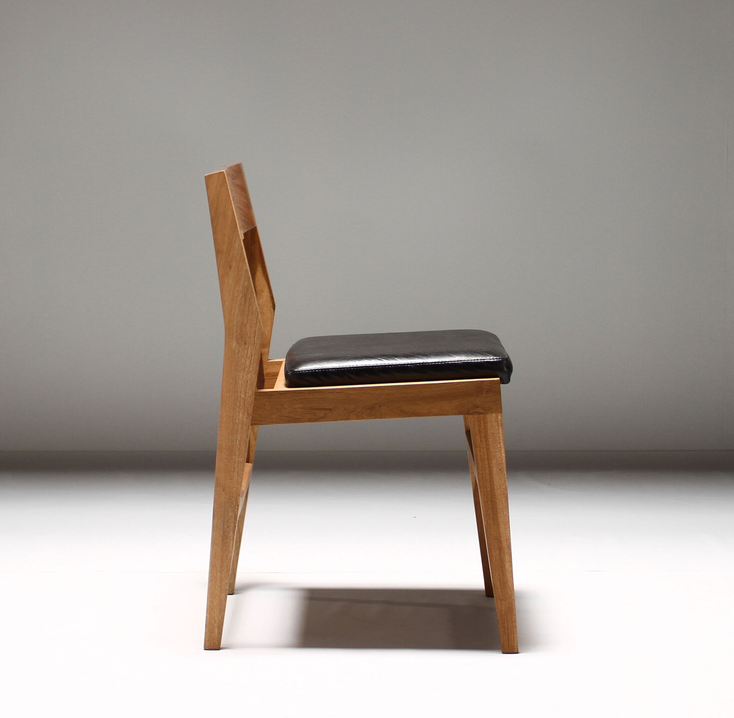 Furniture, Wood, Wood stain, Hardwood, Plank, Plywood, Chair, Varnish, Natural material, Design